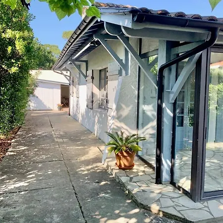 Maison Cote Bassin Guest house