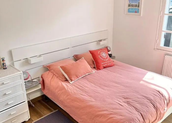 Maison Cote Bassin Guest house